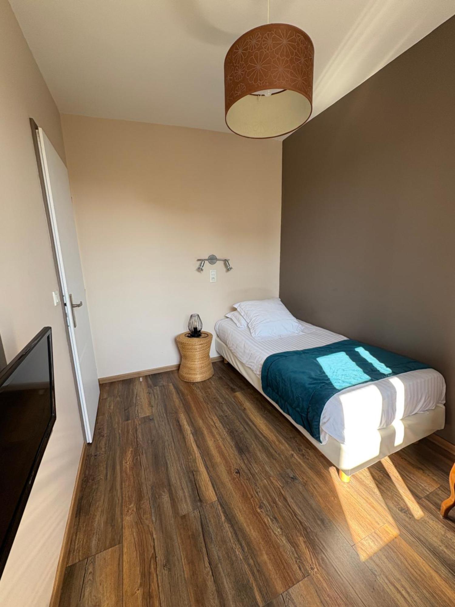 Hotel La Vinaigrerie Logis Joinville Exterior photo